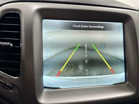 Used 2021 Jeep Compass Latitude image 19