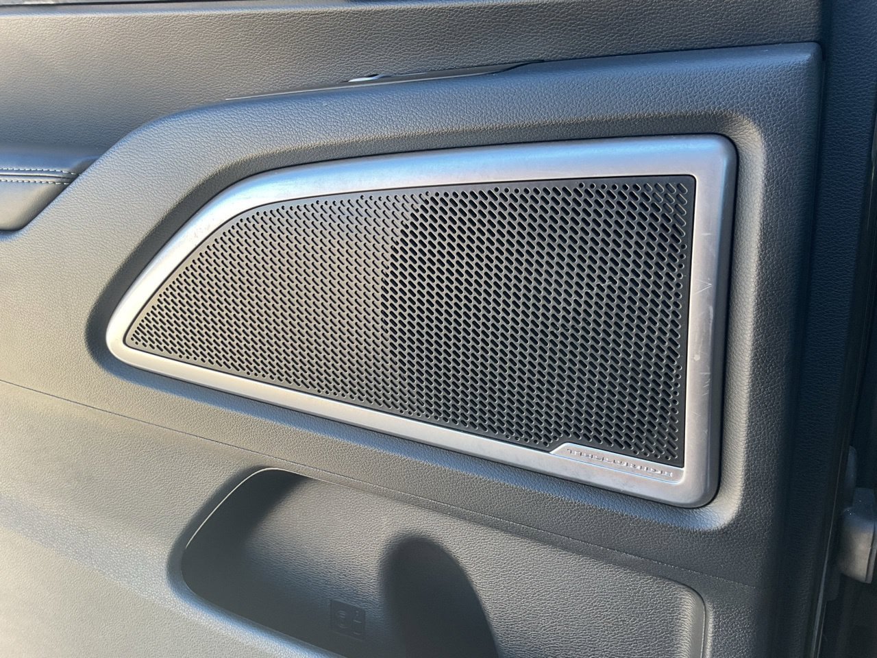 Used 2025 Kia Telluride S FWD image 22