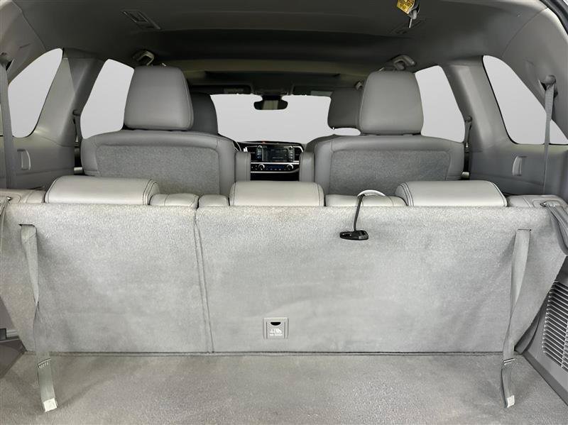 Used 2017 Toyota Highlander XLE AWD/4WD image 22