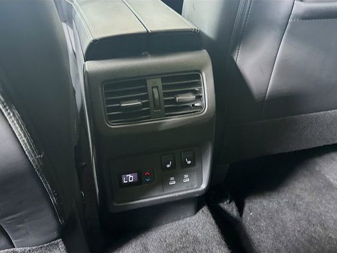 Used 2024 Nissan Rogue Platinum w/ Platinum Premium Package image 27