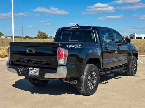 Used 2021 Toyota Tacoma TRD Off-Road image 3