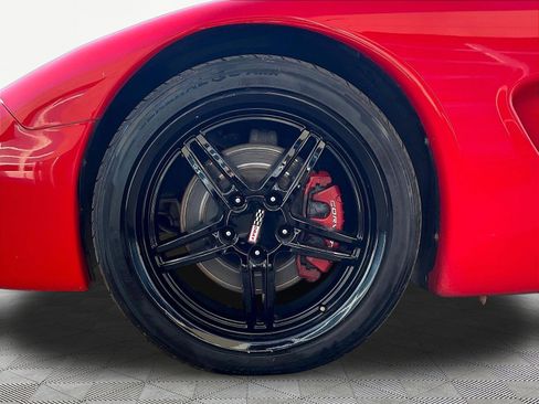 Used 2003 Chevrolet Corvette Coupe w/ Preferred Equipment Group RWD image 20