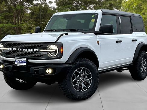 New 2025 Ford Bronco Badlands image 2