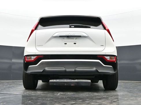 Used 2023 Kia Niro EX Touring FWD image 40