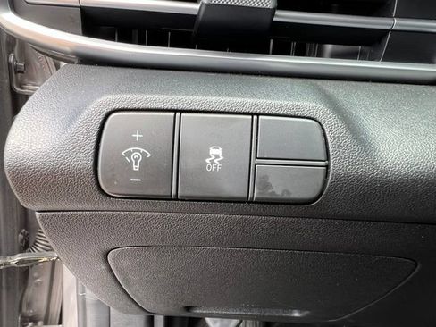 Used 2024 Hyundai Elantra SEL FWD image 23