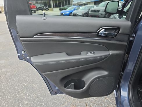 Used 2020 Jeep Grand Cherokee Overland image 15