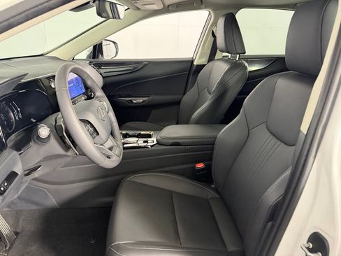 Used 2025 Lexus NX 250 FWD image 23