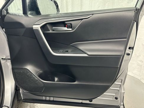 Used 2025 Toyota RAV4 XLE image 54
