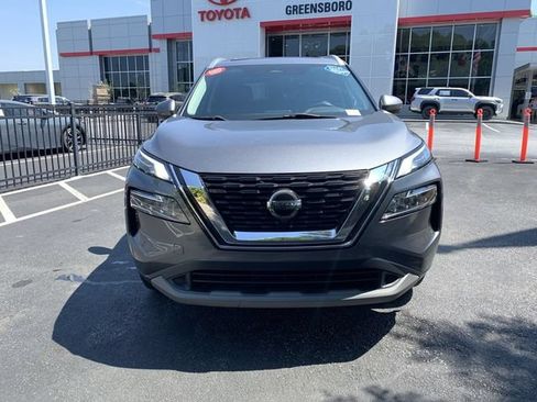 Used 2021 Nissan Rogue SV w/ Premium Package AWD/4WD image 3