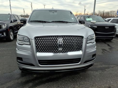 Used 2023 Lincoln Navigator Reserve image 2