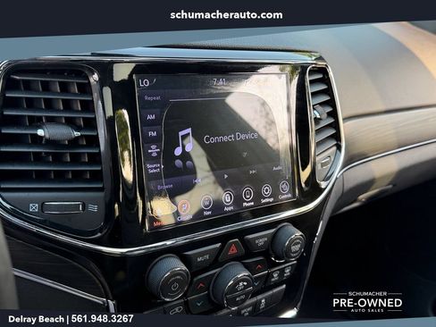 Used 2021 Jeep Grand Cherokee Limited w/ Trailer Tow Group IV AWD/4WD image 25