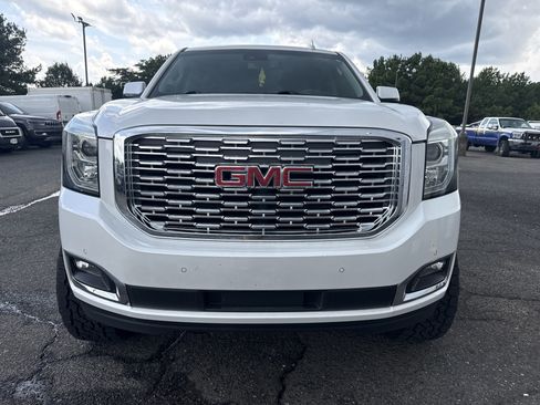 Used 2019 GMC Yukon Denali w/ Denali Ultimate Package AWD/4WD image 2