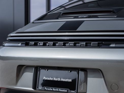 Used 2025 Porsche 911 GT3 RWD image 15