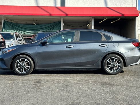 Used 2023 Kia Forte LXS FWD image 7
