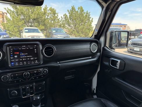 Used 2021 Jeep Wrangler Unlimited Sahara image 27