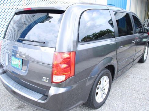 Used 2015 Dodge Grand Caravan SXT FWD image 7