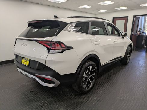 Used 2025 Kia Sportage EX w/ EX Premium Package image 4