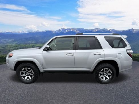 Used 2019 Toyota 4Runner SR5 Premium AWD/4WD image 2