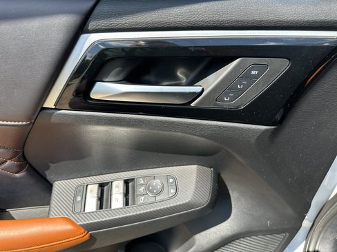 Used 2024 Mitsubishi Outlander SEL AWD/4WD image 19