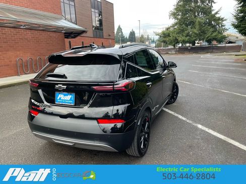 Used 2023 Chevrolet Bolt EUV Premier w/ Sun & Sound Package image 9