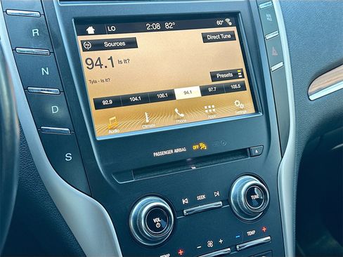 Used 2017 Lincoln MKC Select image 14