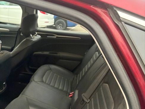 Used 2014 Ford Fusion SE w/ Equipment Group 202A FWD image 7