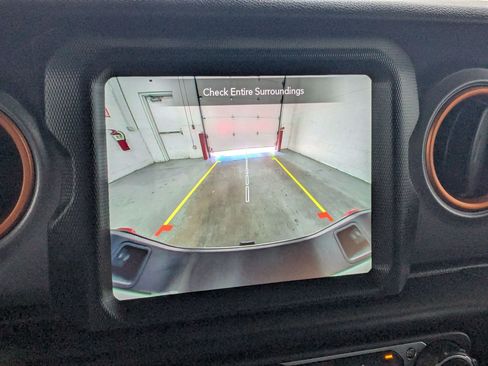 Used 2022 Jeep Gladiator Mojave w/ LED Lighting Group AWD/4WD image 16