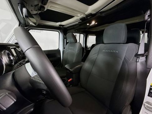 Used 2022 Jeep Wrangler Unlimited Sahara image 19