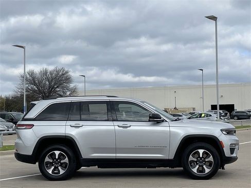 Used 2023 Jeep Grand Cherokee 4WD 4xe image 3