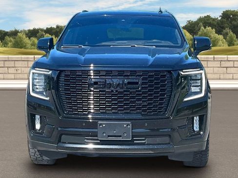 Used 2021 GMC Yukon Denali w/ Denali Premium Package AWD/4WD image 3