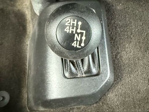 Used 2017 Ford F250 XLT w/ FX4 Off-Road Package image 16