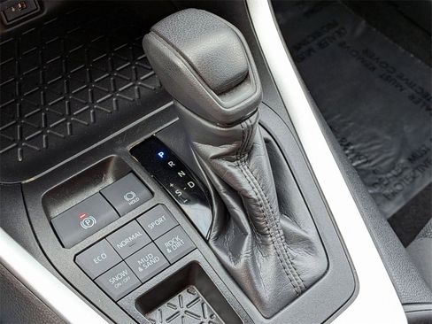 Used 2024 Toyota RAV4 LE image 17