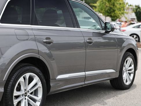Certified 2025 Audi Q7 2.0T Premium w/ Convenience Package AWD/4WD image 8