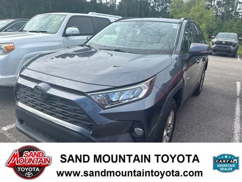 Used 2019 Toyota RAV4 XLE w/ Convenience Package FWD image 1