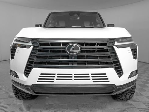 Used 2026 Lexus GX 550 w/ Accessory Package (2T) image 3