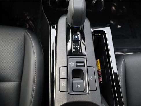 Used 2023 Toyota Prius XLE image 23