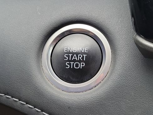 Used 2024 Toyota Highlander LE image 31