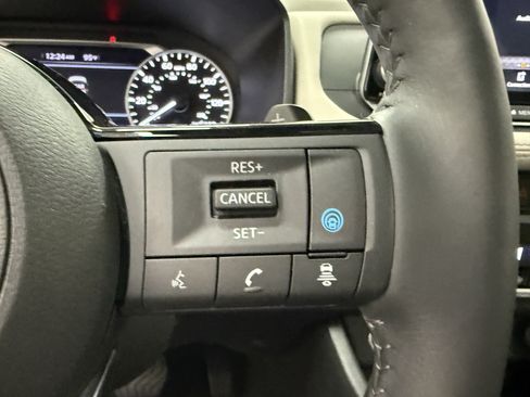 Used 2023 Nissan Rogue SV w/ SV Premium B Package FWD image 20