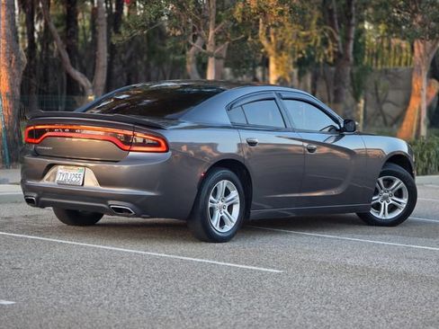 Used 2017 Dodge Charger SE RWD image 11