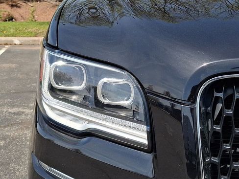 Certified 2024 Lincoln Navigator Reserve AWD/4WD image 12