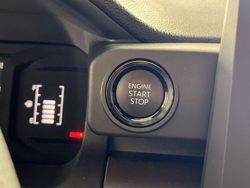 Used 2024 Toyota Tacoma SR5 AWD/4WD image 34