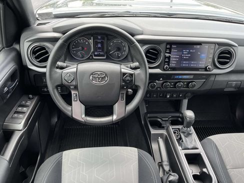 Used 2021 Toyota Tacoma TRD Sport w/ Technology Package AWD/4WD image 12