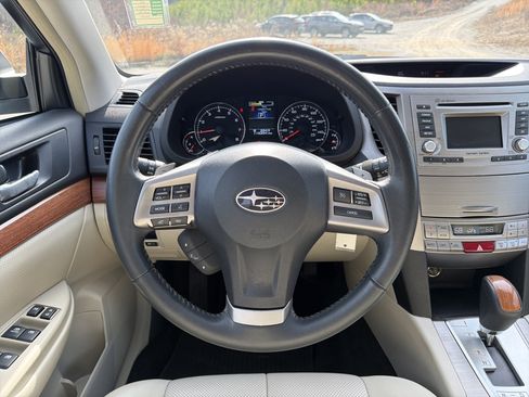 Used 2014 Subaru Outback 2.5i Limited image 22