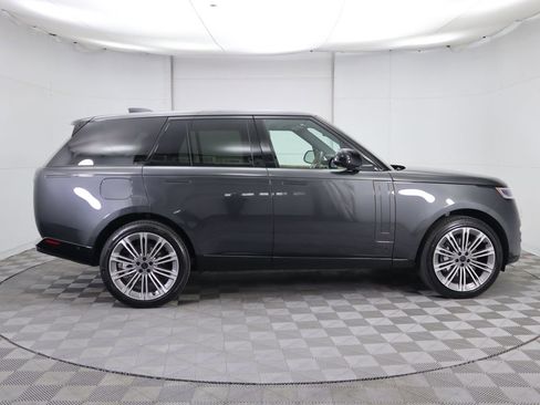 New 2026 Land Rover Range Rover SE image 4