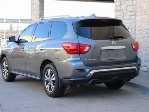 Used 2019 Nissan Pathfinder S image 3