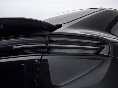 Certified 2025 Porsche Macan 4S Electric image 12