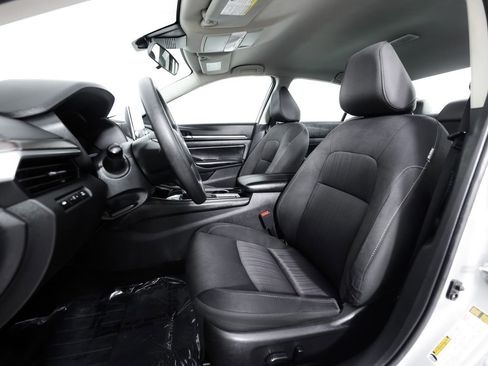 Used 2023 Nissan Altima 2.5 SV FWD image 21