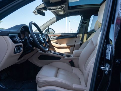 Certified 2024 Porsche Macan S image 21