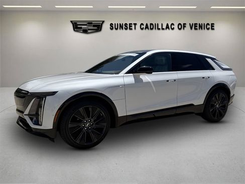 Certified 2024 Cadillac Lyriq Sport RWD image 7