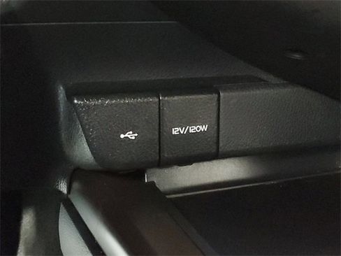 Used 2023 Toyota Camry SE image 28